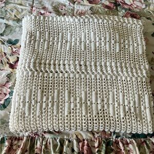Vintage Elegant Eggshell White Lace Three-Quarter Bed Cotton Handmade Blanket
